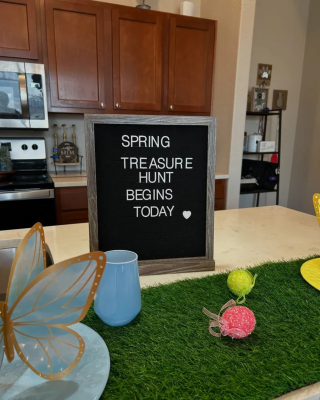 Hello everyone! Keep your eyes peeled for eggs around the apartment complex all week long – the more you collect, the better your chances! Don’t forget to check out the clues inside. The person who collects the most eggs will get to claim their prize at the leasing office on Friday. Join us for some springtime fun in our treasure hunt – we can’t wait to see you out there! 🌸🐣🎉