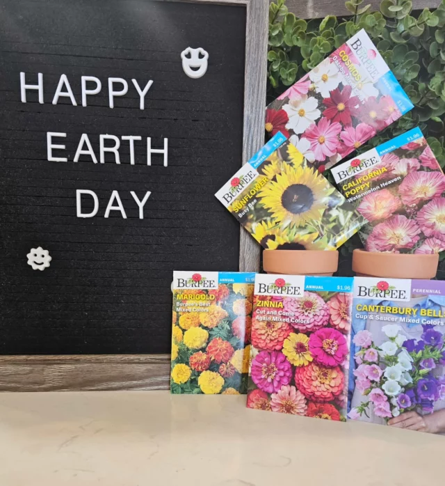 Happy Earth Day 🌎 In Honor of Earth Day We Have a Small Pot and Flower Seeds 🌼 🌸 That You Can Come and Pick Up In The Office!!! #happyearthday🌎 #kstate #live12blofts